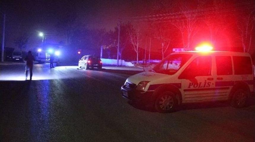 Karaman&rsquo;da &Ccedil;ıkan Silahlı Kavgada 1&rsquo;i Ağır 3 Kişi Yaralandı