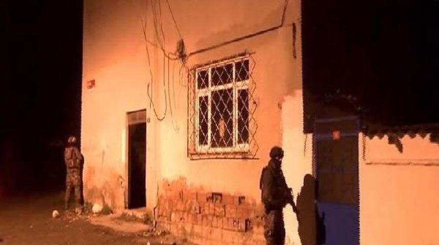 Atat&uuml;rk Havalimanı Ş&uuml;phelisinin Evinde Polis Arama Yaptı