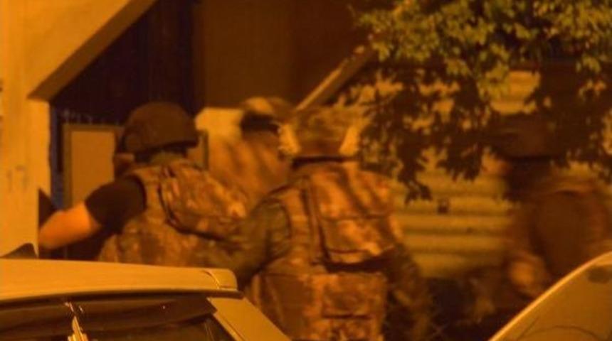 Adana'da Pkk Operasyonu: 16 G&ouml;zaltı