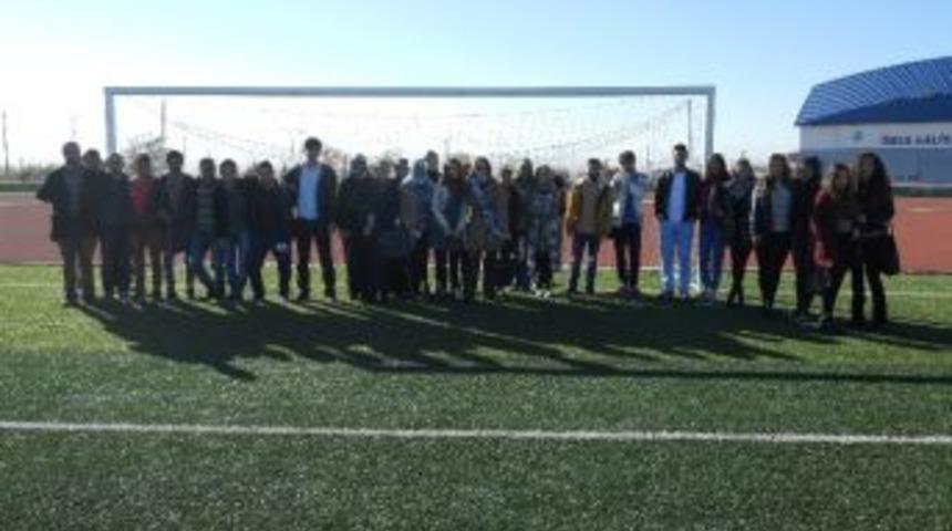 İletişim Fak&uuml;ltesinin Yeni &Ouml;ğrencileri &Uuml;niversitenin Diğer Yerleşkelerini Gezdi