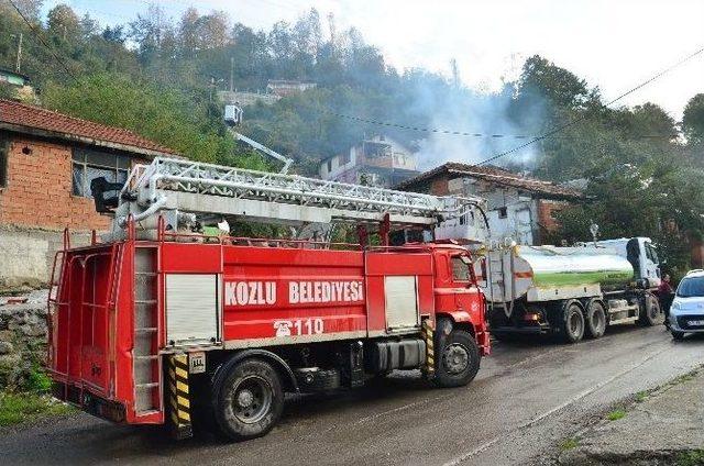 Zonguldak’ta Çıkan Yangında Bir Ev Tamamen Yandı