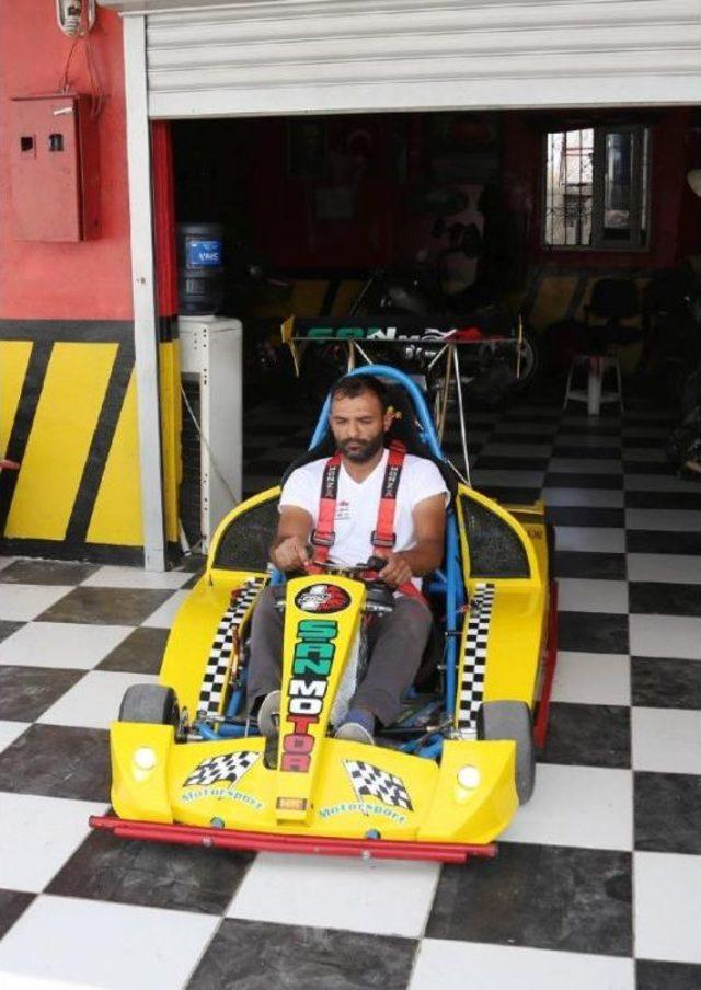 Eşi Motosiklete Karşı &Ccedil;ıkınca 350 Beygirlik Ara&ccedil; &Uuml;retti 2