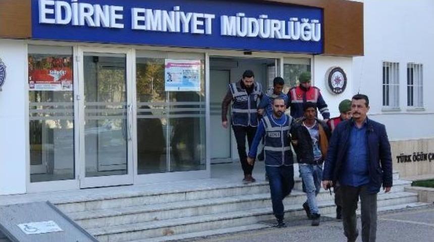 700 Lirayı Gasp Etmek I&ccedil;in D&ouml;verek &Ouml;ld&uuml;rd&uuml;ler