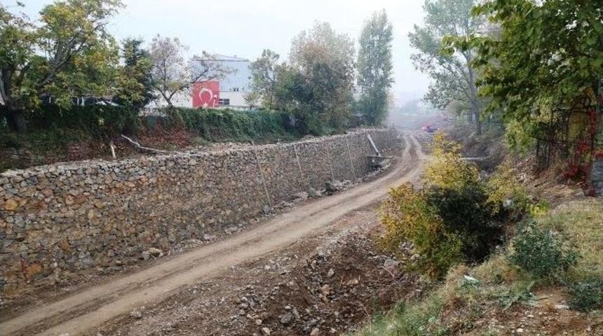 Bursa&rsquo;da Hacivat Deresi Temizlendi