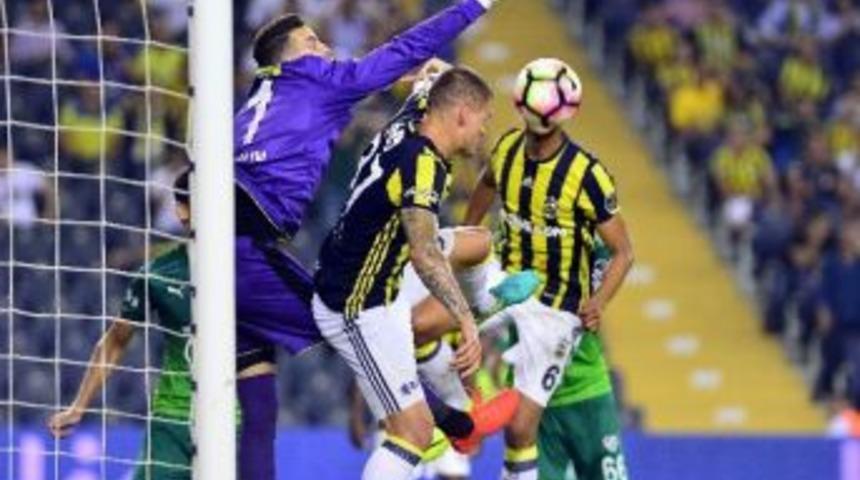 Harun Tekin Kariyerinde İlki Yaşadı