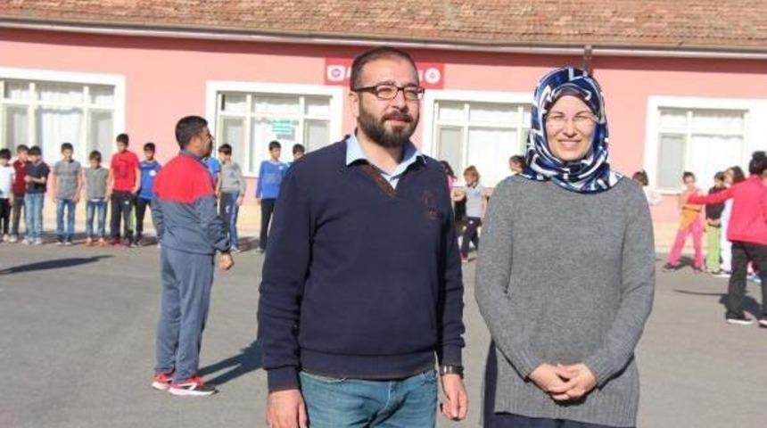 Yoksul 1000 &Ouml;ğrenciye Kışlık Mont Yardımı