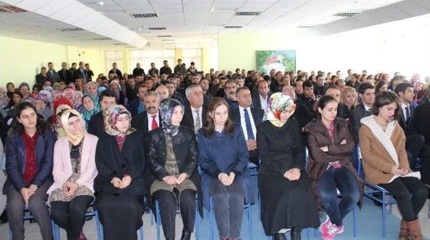 Kredi Yurtlar Kurumundan Başarılı Personele Plaket