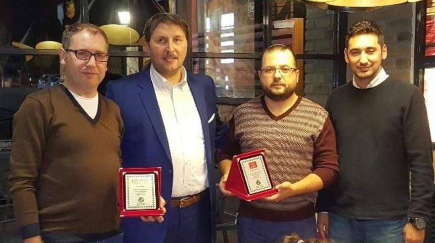 Kamerspor Kul&uuml;b&uuml;&rsquo;ne Destek Olanlara Plaket