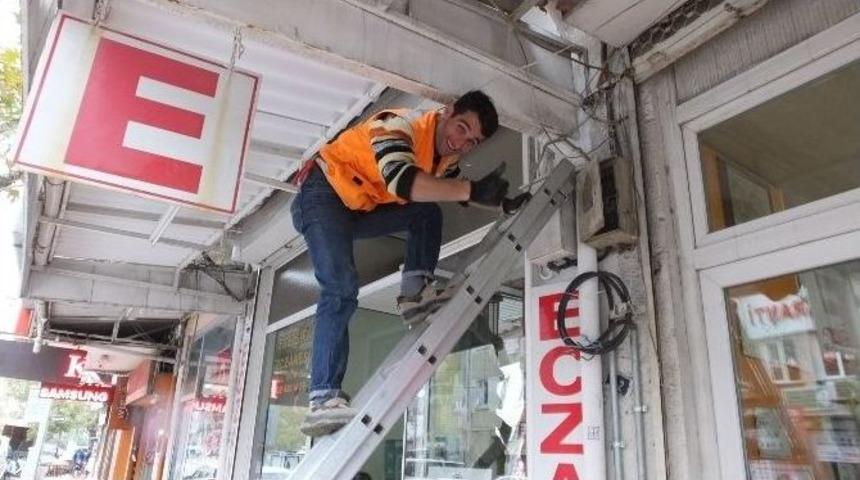 Burhaniye&rsquo;de Elektrik Şebekesi Yer Altına Alınıyor