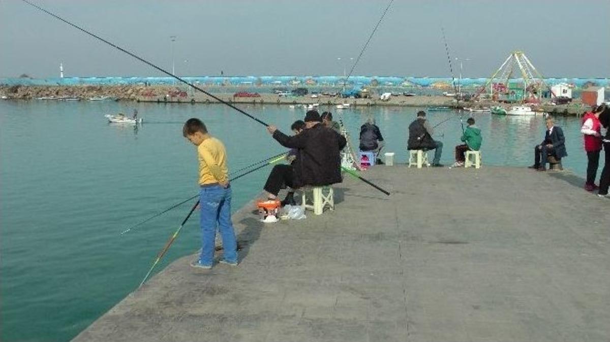 Olta Balık&ccedil;ıları İskelelere Akın Etti