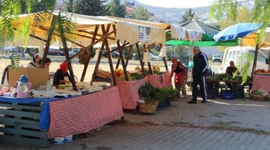 Fo&ccedil;a&rsquo;da &lsquo;slow Food Yery&uuml;z&uuml; Pazarı&rsquo; G&uuml;n&uuml;