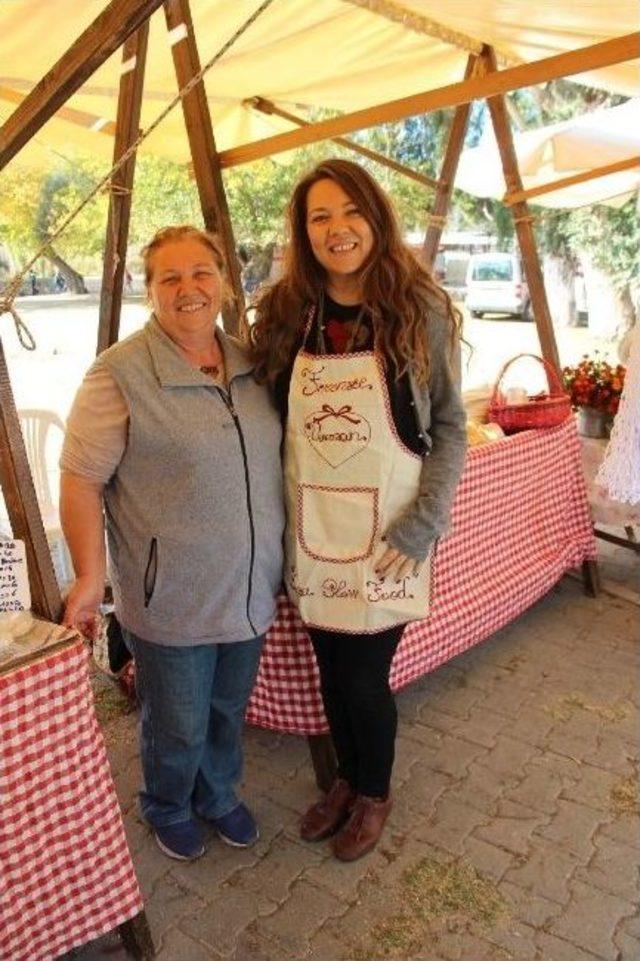 Foça’da ‘slow Food Yeryüzü Pazarı’ Günü