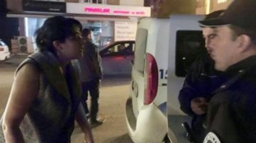 Polisten Kavgaya M&uuml;dahale Eden Kadına: &ldquo;karı Kocanın Arasındaki Mevzuya Sen Niye Karışıyorsun&rdquo;