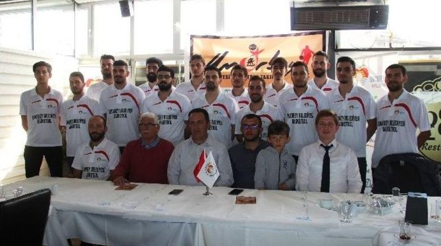 Umurbey Belediyesi Basketbol Takımı G&ouml;r&uuml;c&uuml;ye &Ccedil;ıktı