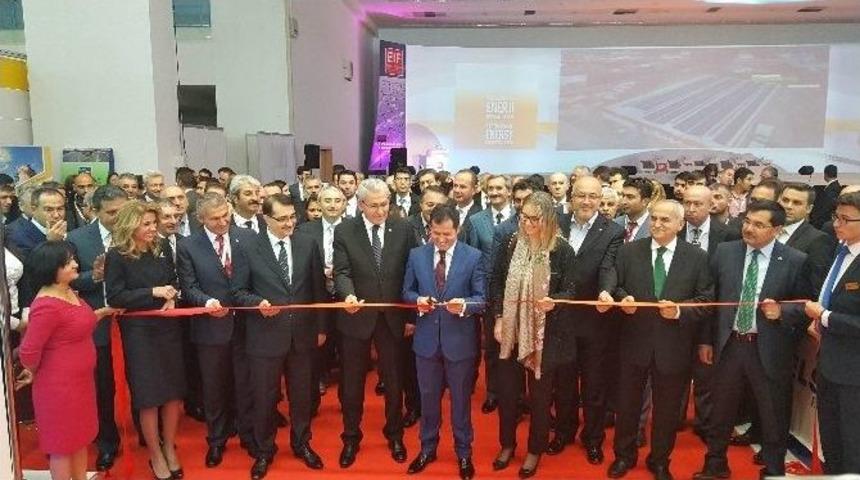 Altunyaldız, 5. R&uuml;zgar Enerjisi Kongresi Ve 9. Uluslararası Enerji Kongresine Katıldı