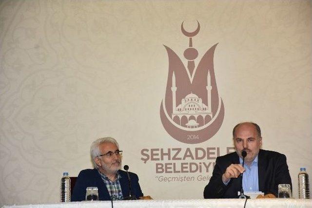 Şehzadeler’de Darbeler Konuşuldu