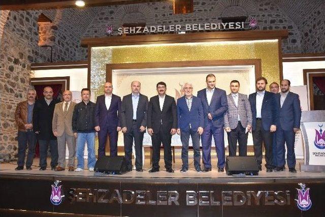 Şehzadeler’de Darbeler Konuşuldu