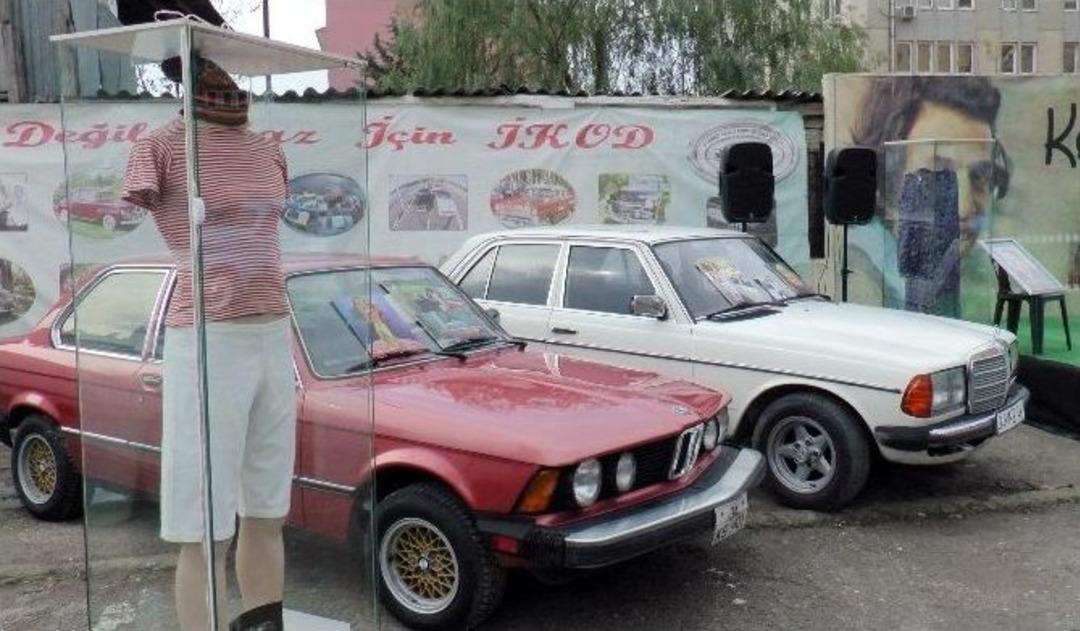 Kemal Sunal&rsquo;a 72&rsquo;nci Yaş G&uuml;n&uuml;nde "mavi Boncuk"lu Kutlama