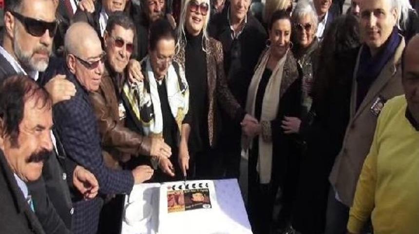 Kadık&ouml;y'de Kemal Sunal'a 'mavi Boncuklu' Anma