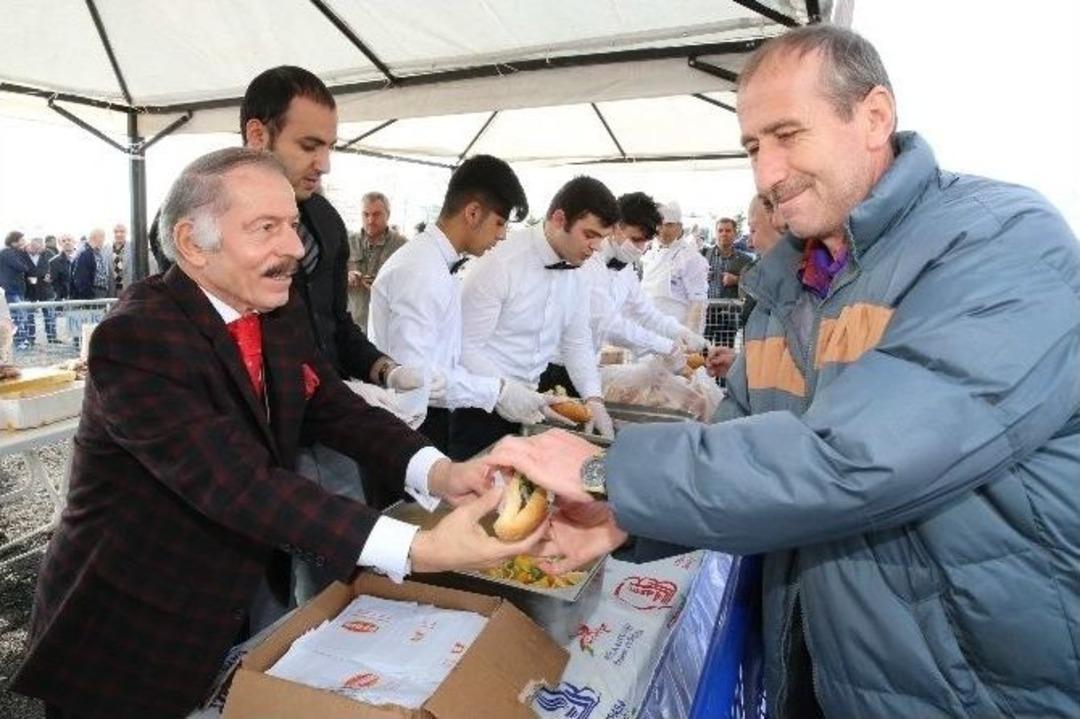 Bayrampaşa Palamut Festivali&rsquo;nde 2 Ton Palamut İkram Edildi