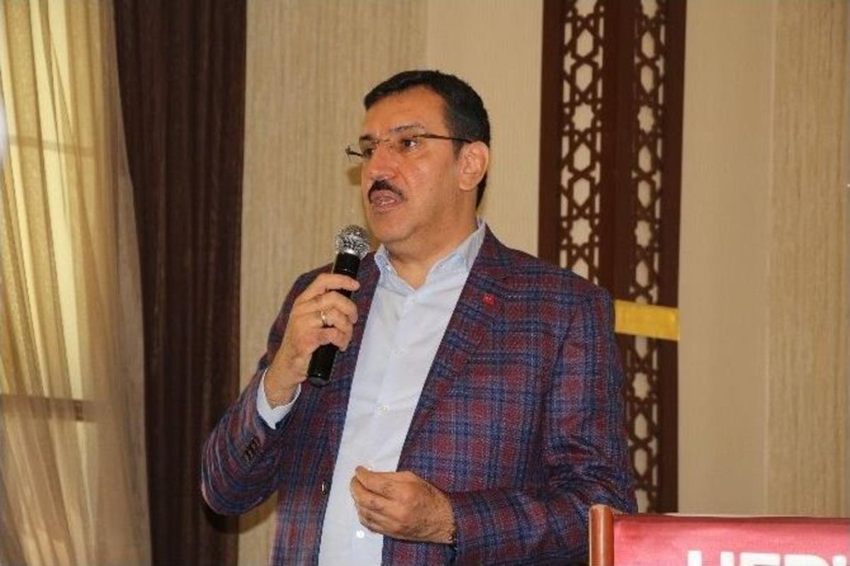 G&uuml;mr&uuml;k Ve Ticaret Bakanı B&uuml;lent T&uuml;fenkci, Yeşilyurt İl&ccedil;esi Muhtarlarını Dinledi