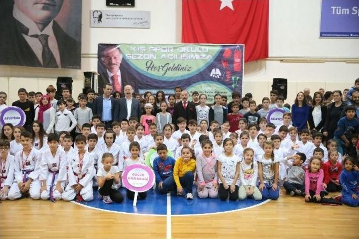 Bayrampaşa Kış Spor Okulları Sezonu A&ccedil;ıldı