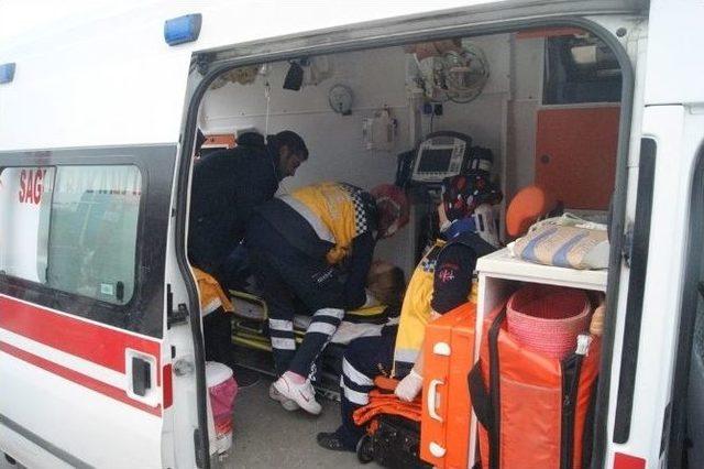 Ambulansla Otomobil Çarpıştı: 6 Yaralı