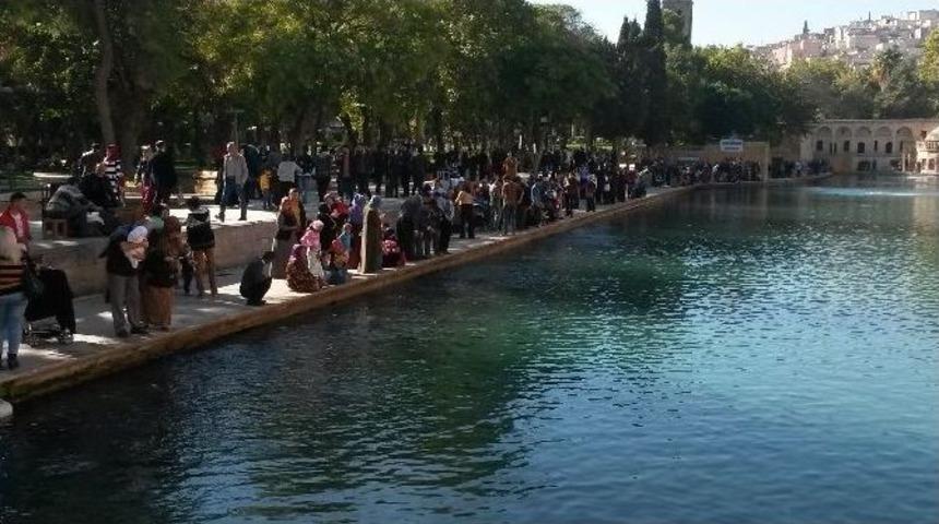 G&uuml;neşi Fırsat Bilenler Balıklıg&ouml;l&rsquo;e Akın Etti