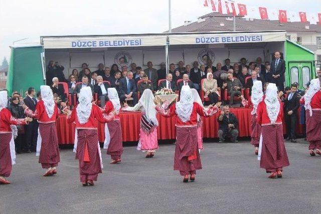 Bakan Faruk Özlü Düzce Şehirler Arası Otobüs Terminalinin Açılışını Yaptı