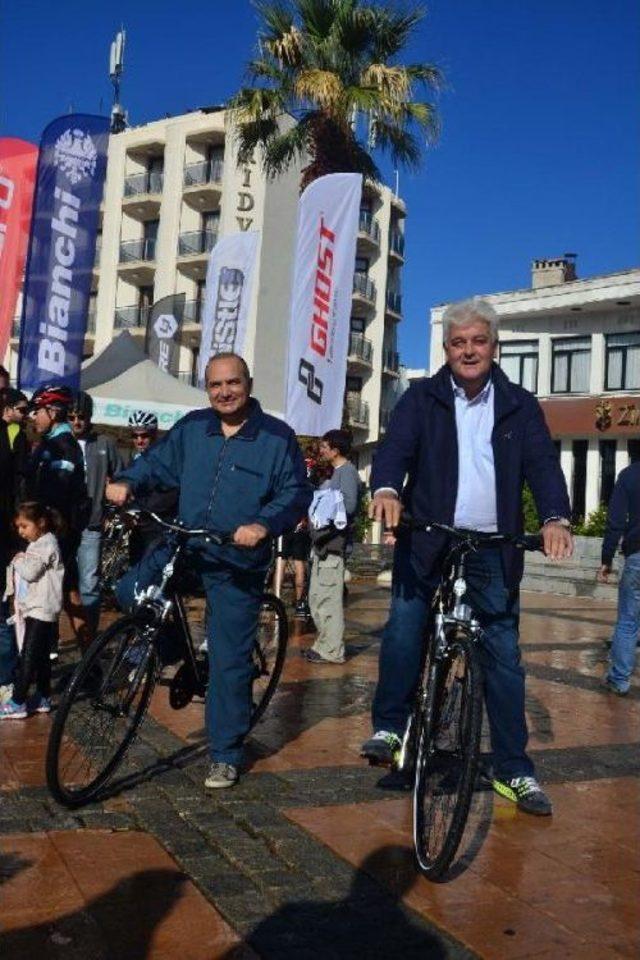 Veloturk Gran Fondo &Ccedil;eşme de 837 Bisiklet&ccedil;i Yarıştı 2