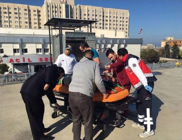 Traktör Kazasında Yaralanan Vatandaşın Yardımına Ambulans Helikopter Yetişti