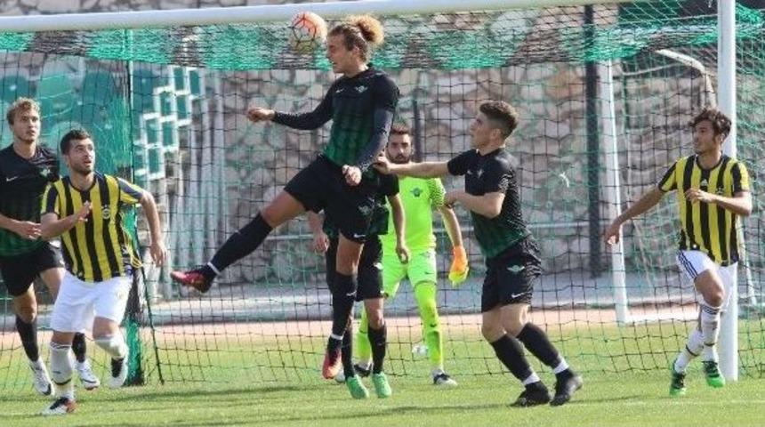 Akhisarlı Gen&ccedil;ler Evinde Fenerbah&ccedil;e&rsquo;ye Mağlup Oldu