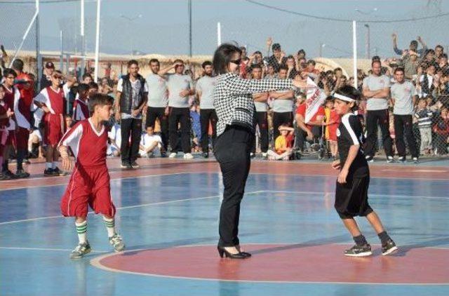 İslahiye'de Sığınmacı Çocuklara 'oyun Alanı'