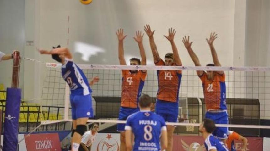 İneg&ouml;l Belediyespor-İstanbul B&uuml;y&uuml;kşehir Belediyespor: 2-3