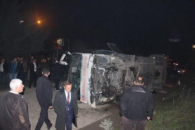 Düzce’de Midibüs Devrildi: 9 Yaralı