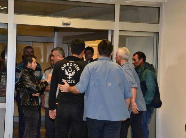 Adana'da Korsan Gösteriye Müdahalede Bir Polis Şehit Oldu