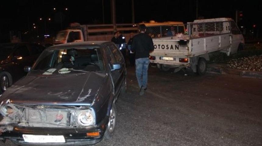 Eşini Hastaneye G&ouml;t&uuml;ren Yaşlı Adam Kamyonete &Ccedil;arptı!