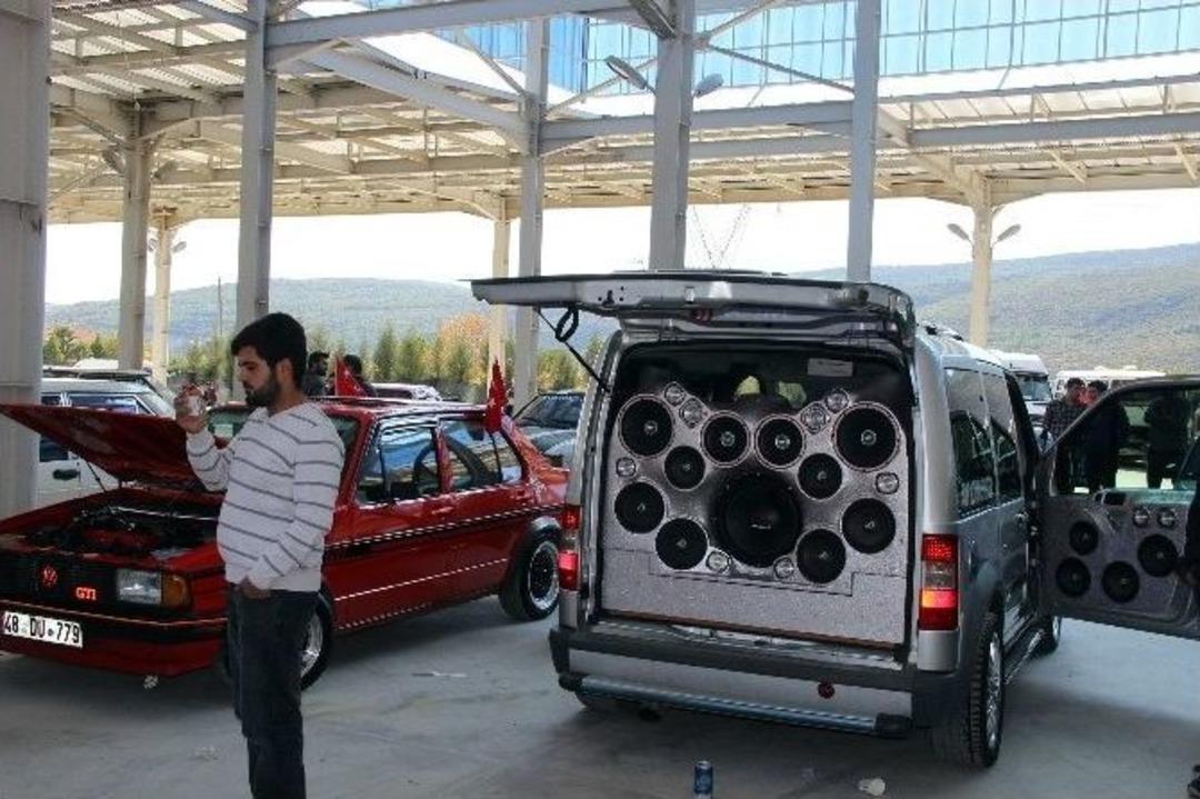 Ara&ccedil; 10, İ&ccedil;indeki Ses Sistemi 38 Bin Tl