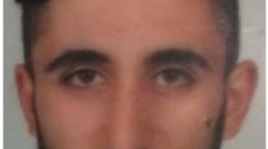 Otomobille &Ccedil;arpışan Motosiklet S&uuml;r&uuml;c&uuml;s&uuml; &Ouml;ld&uuml;