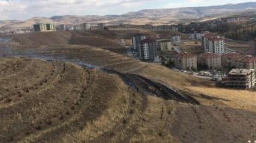 &Ouml;ğretmenler Anısına Dikilen Fidanlar Yandı