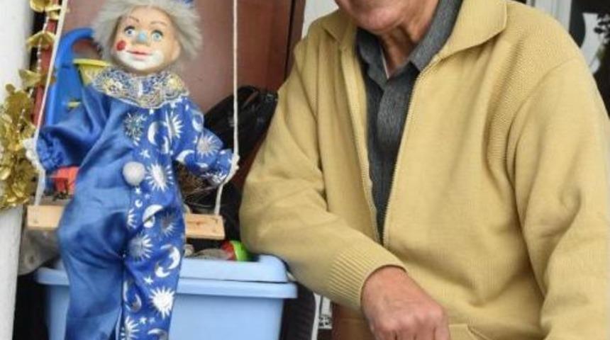 Torunlarına Oyuncak Bah&ccedil;esi Yarattılar