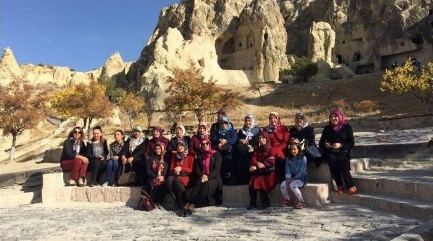 Ak Parti Kadın Kolları G&ouml;reme A&ccedil;ık Hava M&uuml;zesini Gezdi