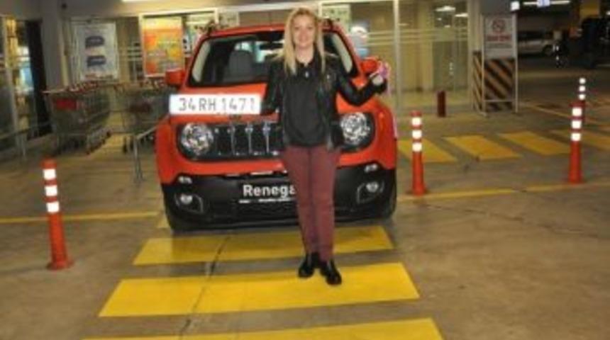 100 Tl&lsquo;ye Kazandığı Aracını Teslim Aldı