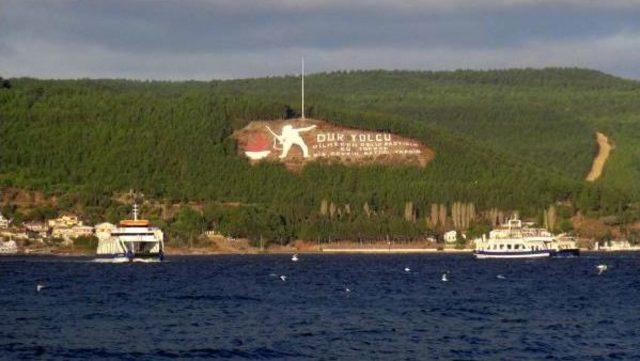 Çanakkale'de Feribot Seferlerine Fırtına Engeli