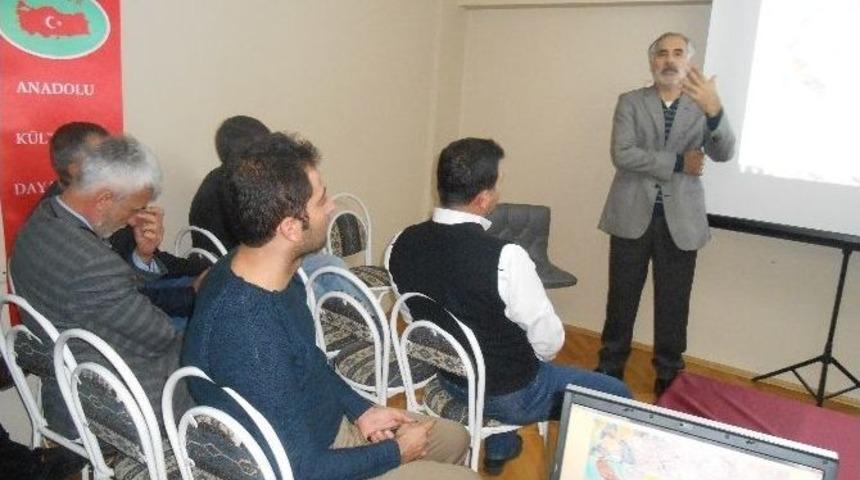 Eskişehir&rsquo;de "t&uuml;rk Tarihi&rsquo;nde Damgalar" Konferansı Verildi