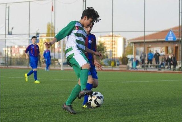 Anadolu Üniversitesi U-14 Takımı Finale Gidemedi