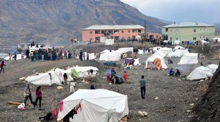 Sınırdaki Sığınmacılardan Zor Koşullarda Yaşam