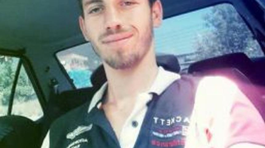 Alkolle Birlikte Ecstasy Kullanan Gen&ccedil; &Ouml;ld&uuml;