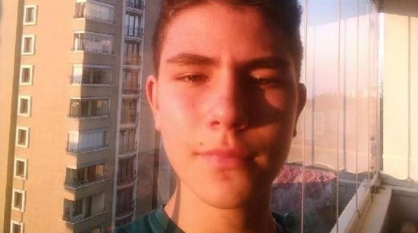 Arkadaşlarıyla Basketbol Oynarken Fenalaşan Liseli &Ouml;ld&uuml;