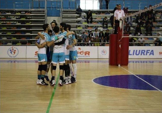 Haliliye Voleybol Takımı Bağlar’ı 3 - Yendi